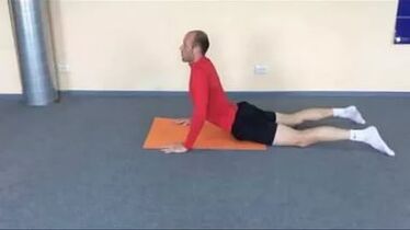 Η θεραπεία άσκησης θα βοηθήσει στην ενίσχυση των εξασθενημένων μυών της πλάτης με την οστεοχονδρωσία